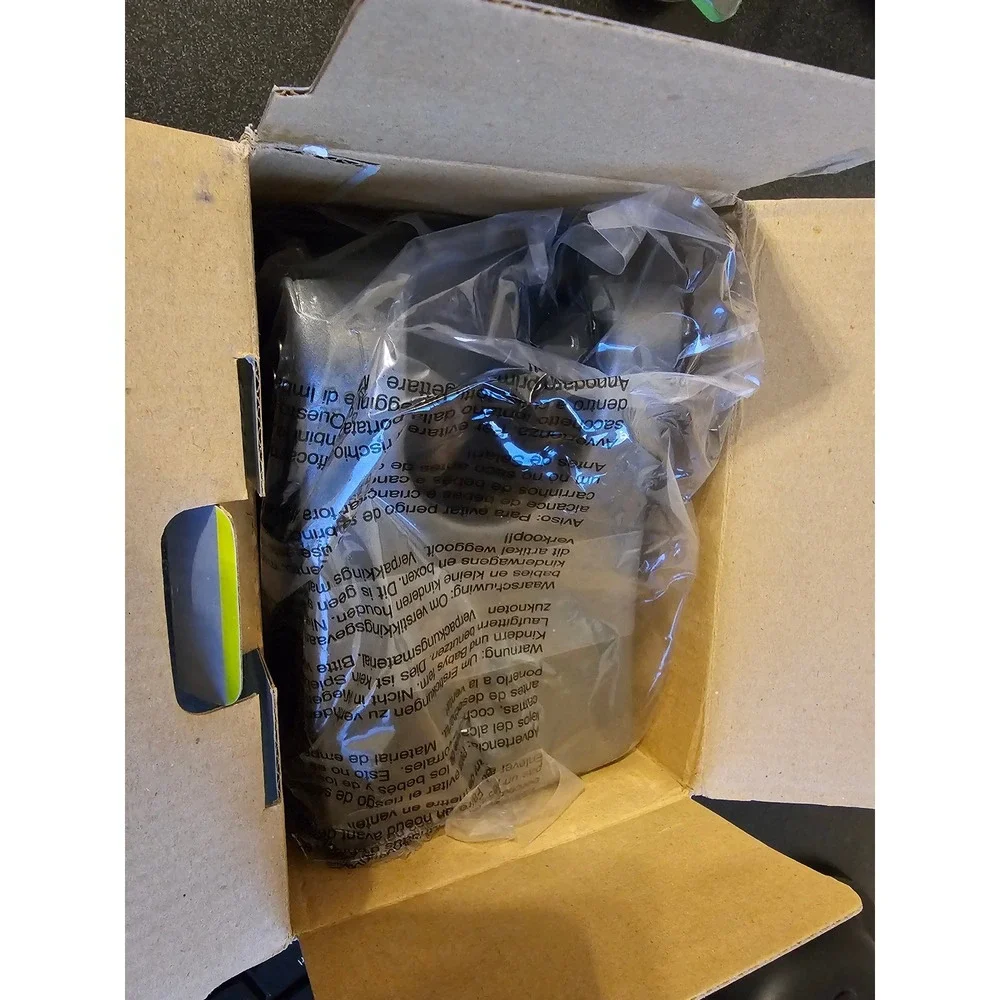 Staples One-Touch 2-Hole Punch 28 Sheet Capacity Black 753682 Folds Flat